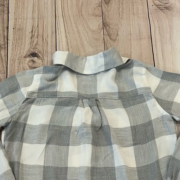 LOFT women Gray and White Plaid long sleeve Shirt/size XXSP - Picture 9 of 10